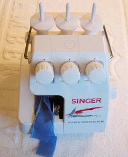 Singer Tiny Serger TS380